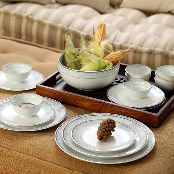 15205 - 18 PC. DINNER SET