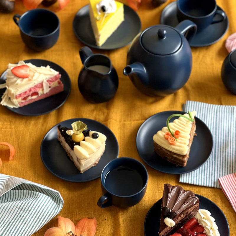 MATT NAVY - 17 PC. TEA SET